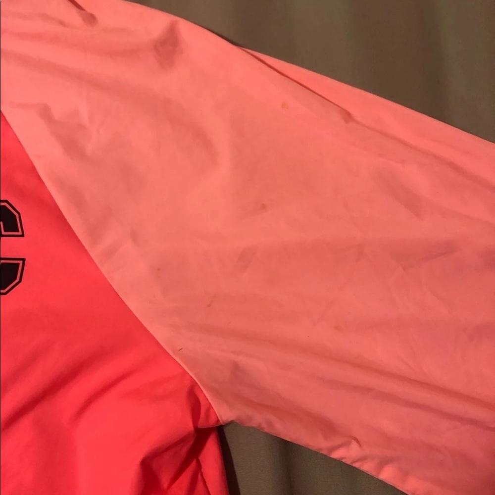 Pink rain jacket ⭐️ - Picture 3 of 4